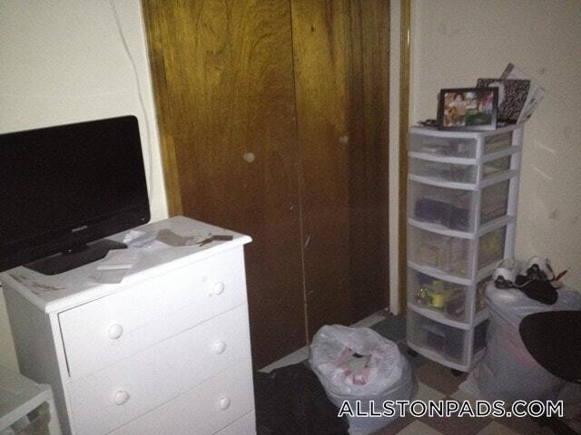 Photo - 132 Glenville Ave Unidad B