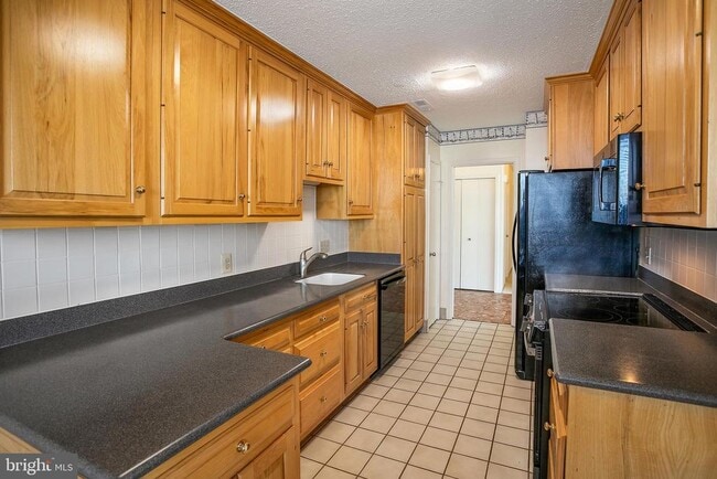 Building Photo - 5505 Seminary Rd Unit 2605N