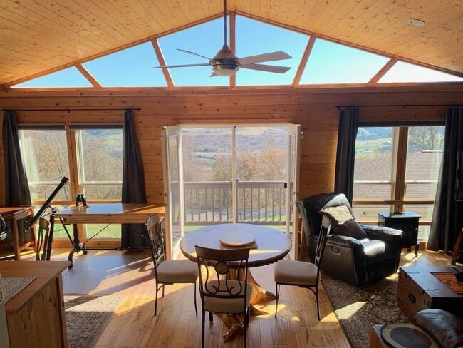 Photo - 357 Fincastle Estates