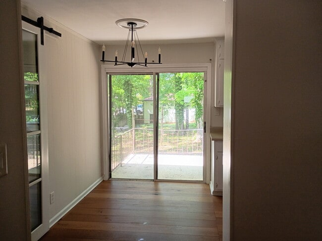 Photo - 2480 Woodland Dr NW