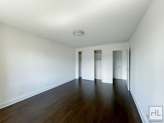 Photo - E 16 ST Unit 6P