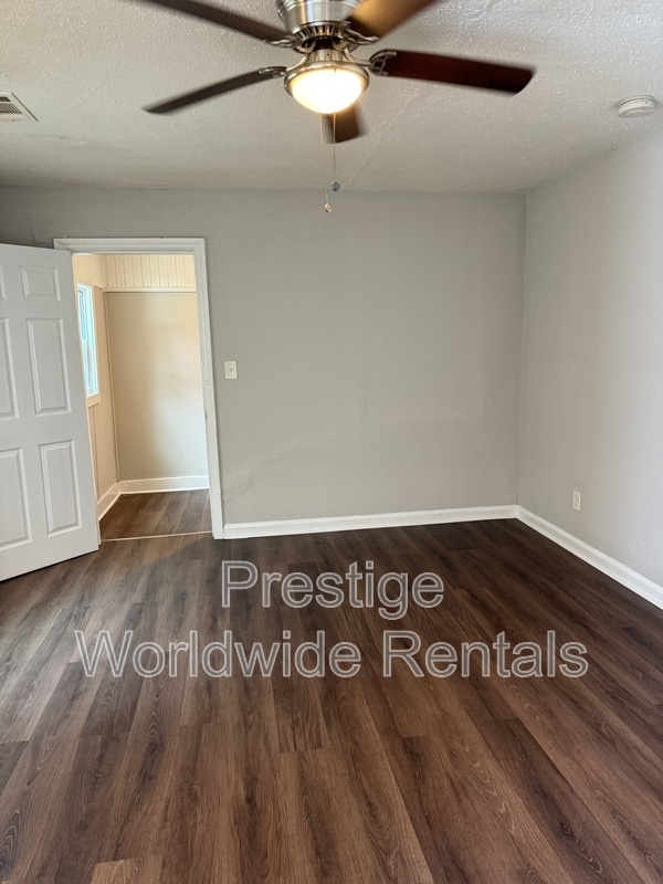 Photo - 1048 Brooks Rd