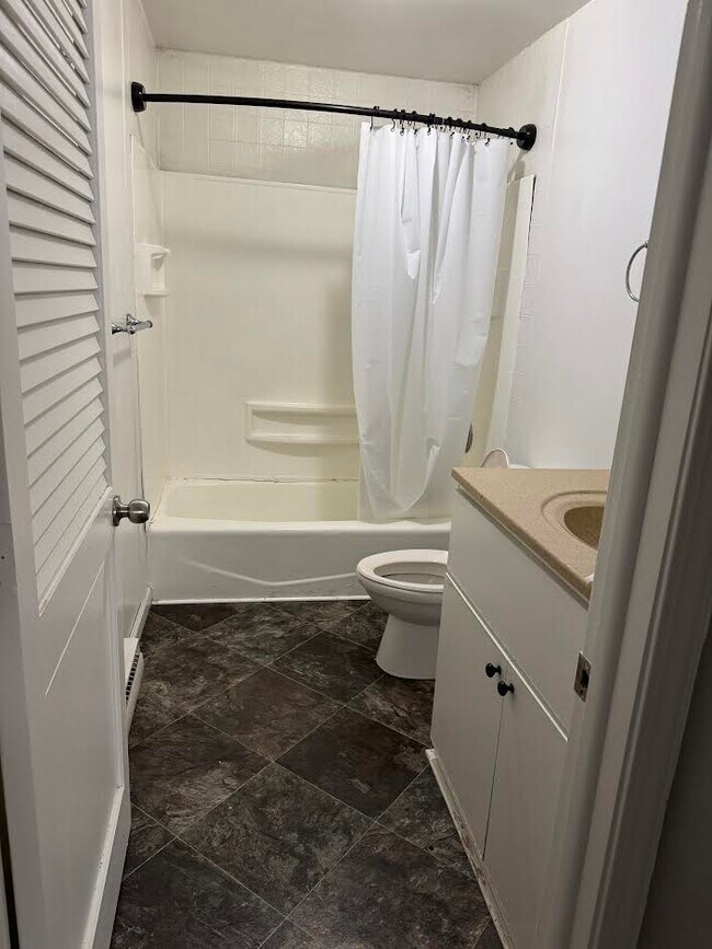 304 E Mefford St Unit 306A E Mefford