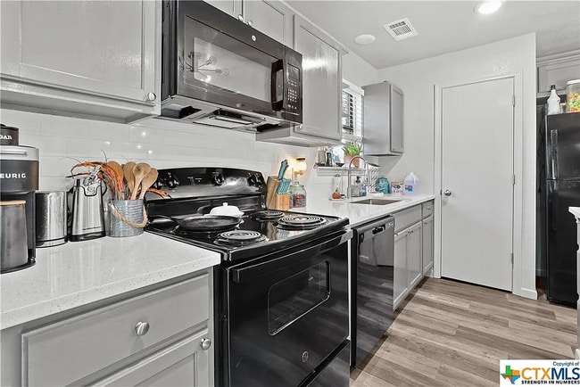 Photo - 1802 Leisha Dr