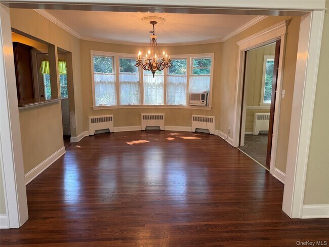 Photo - 60 Oaktree Ln