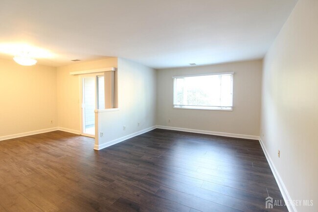 3123 Sayre Dr