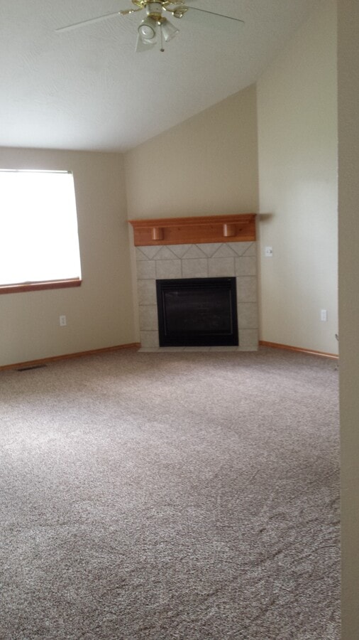 Photo - 281 S Elm St