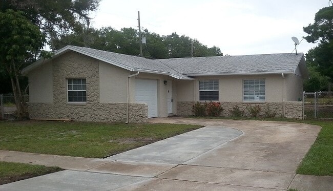 Building Photo - 9397 93rd St Rental