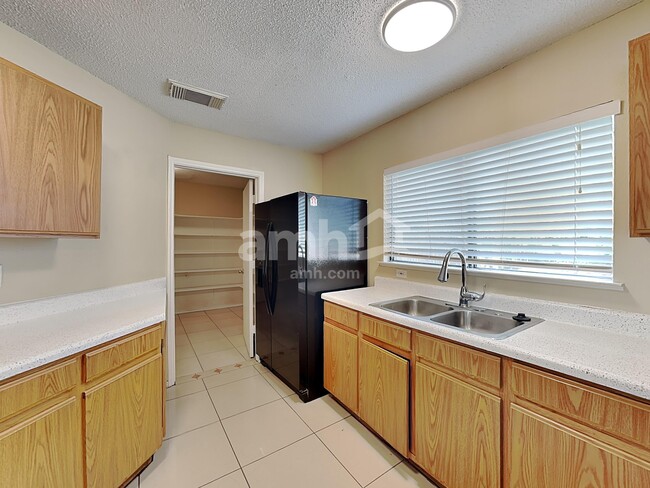 Photo - 11011 Victors Hl