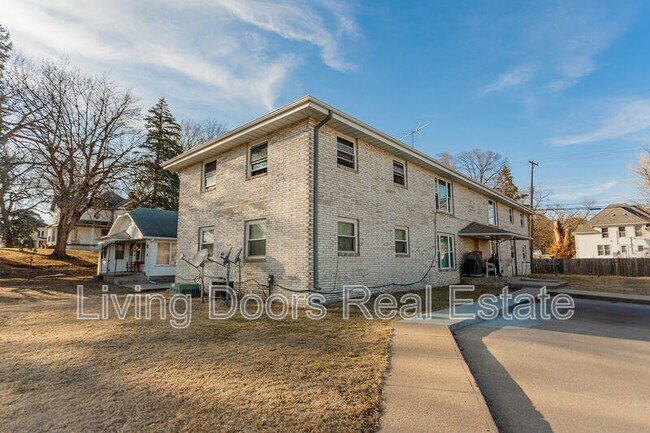 402 W Eldora Ave Unit D