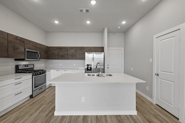 Photo - 2362 Freshwater Ln