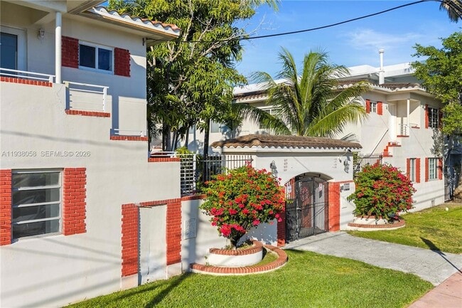 Building Photo - 1203 Marseille Dr Unit 21