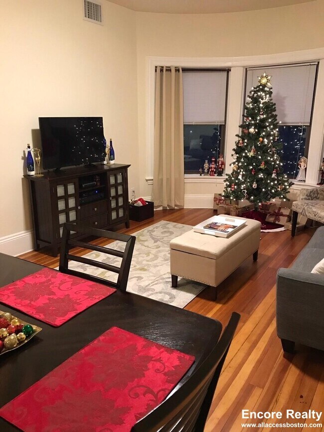 Photo - 1463 Beacon St Unidad 38