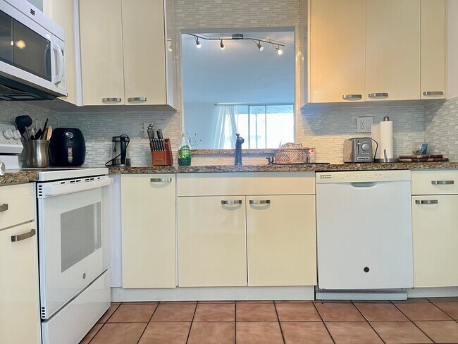 Photo - 3551 NE 169th St Unit 112