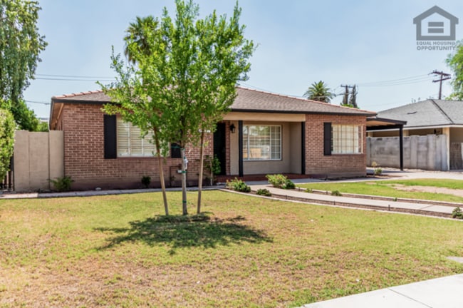 Photo - 3Bed/3Bath House at Thomas/7th Ave! Ready for Immediate Move-In! -- NO HOA! FULLY REMODELED!