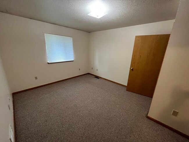 Photo - 629 29th Ave NE Unit 629 29th Ave N Apt 4