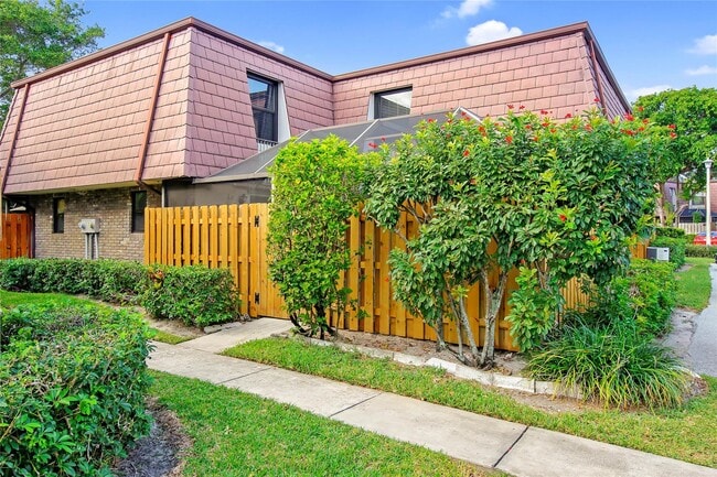 Building Photo - 7801 Courtyard Run W