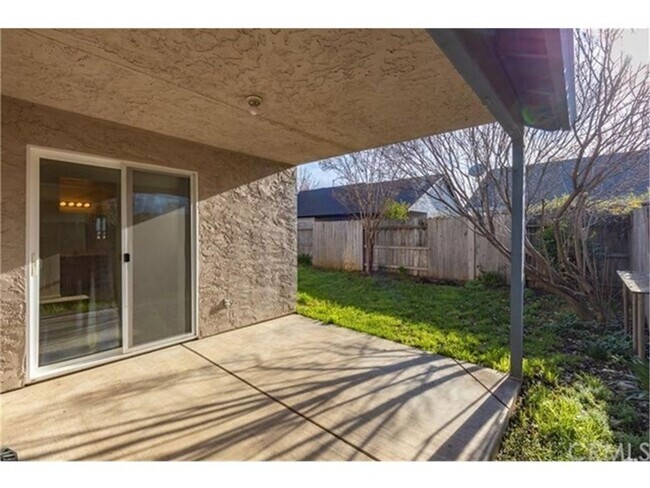 Building Photo - 3-Bed 2-Bath Single Family Home