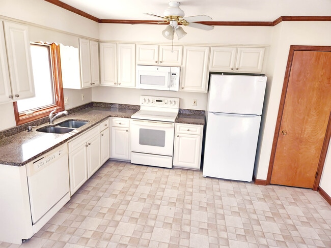 Photo - 12422 Kent Rd