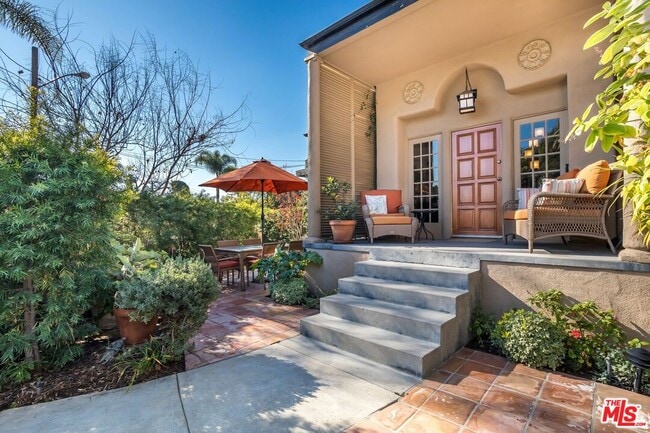 Photo - 9000 Elevado Ave