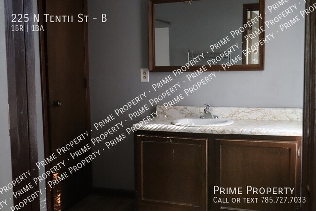 Photo - 225 N Tenth St-B Unidad B