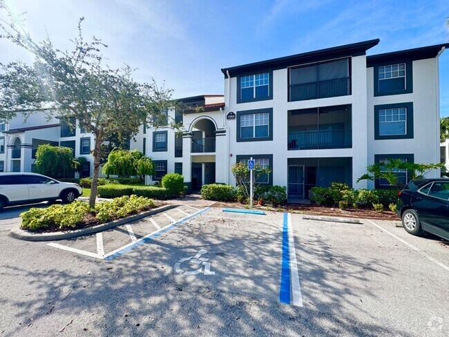 Building Photo - ** FAIRWAY PRESERVE ** 3 BED / 2 BATH COND... Rental