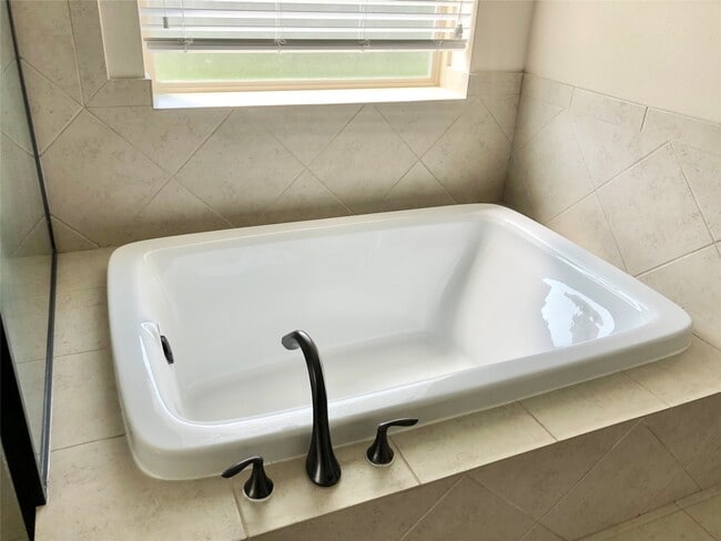 Building Photo - 2935 Eden Trails Ln