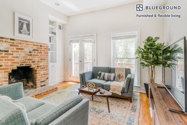 Building Photo - 411 E St NE Rental