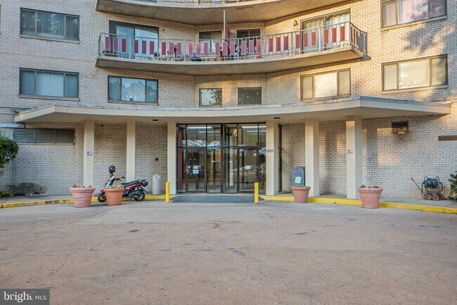 Photo - 8830 Piney Branch Rd Unidad 1003