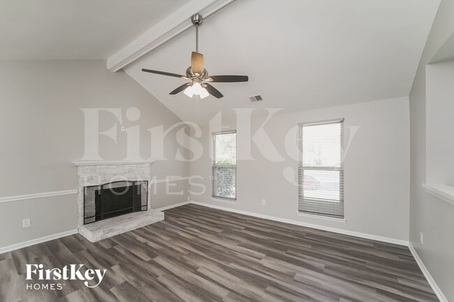 Photo - 9812 Logging Pl