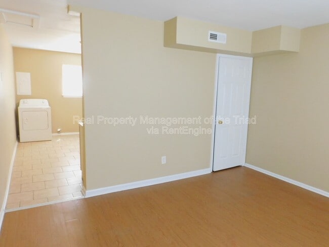 Photo - 4302 Parker St Unit E