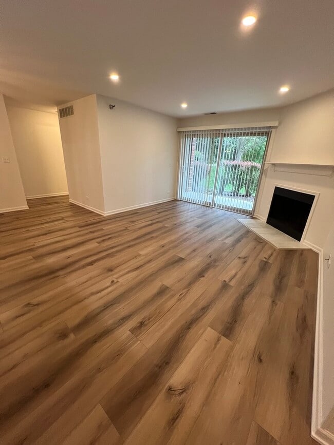 Photo - 108 Glengarry Dr