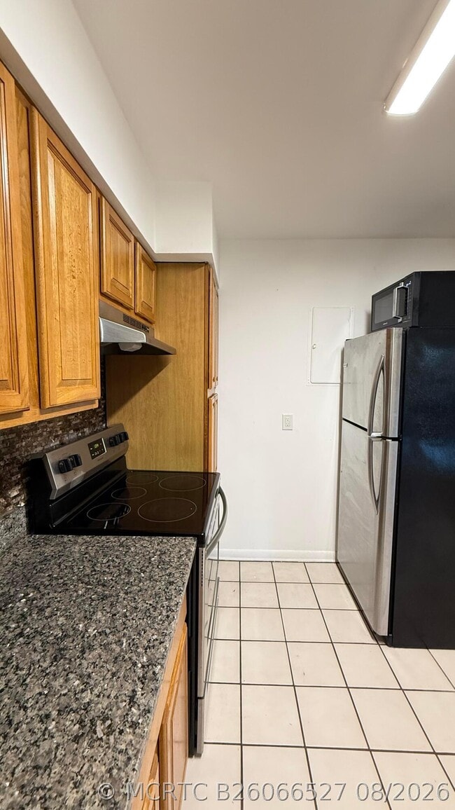 231 Bamboo Rd Unit 4