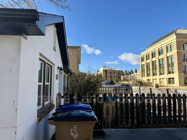 Photo - 551 N 10th St