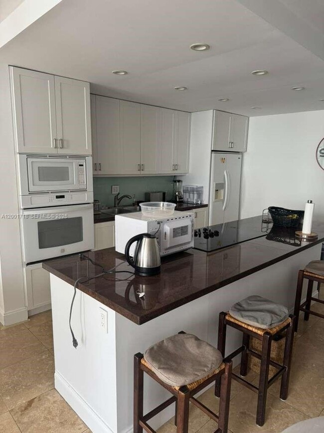 Building Photo - 121 Crandon Blvd Unit 462