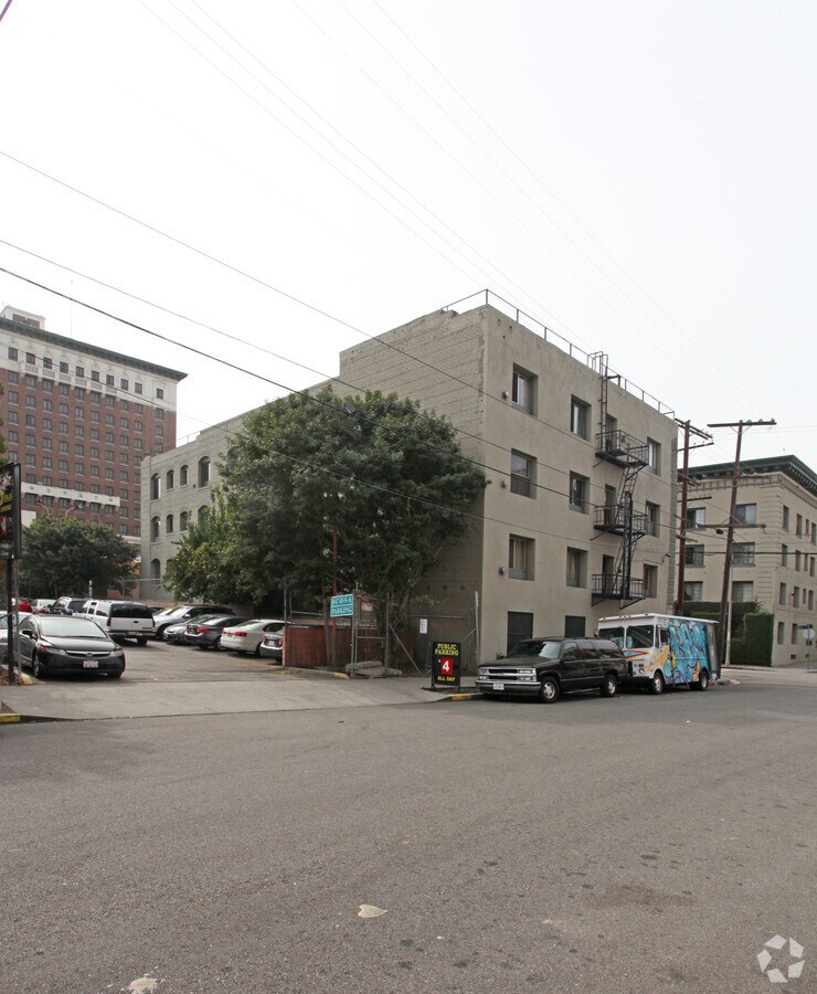 Witmer Apartments - Witmer Apartments