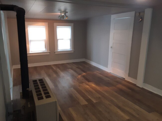 1204 Shawano Ave Unit Upper
