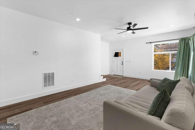 598 Formwalt St SW