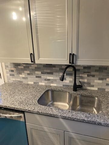 Photo - 654 Hestor Dr