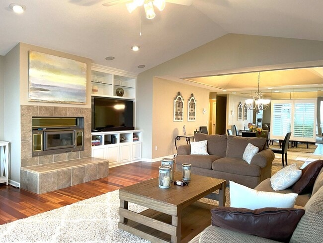 Photo - Elegant 4 bedroom 2.5 bath home, Completel...