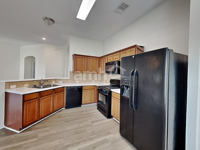 Photo - 1701 Amberwood Loop
