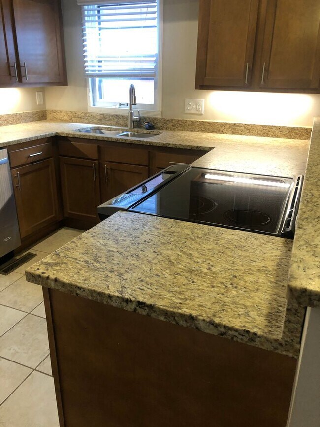 Photo - 1282 Hunter Ave Unidad C