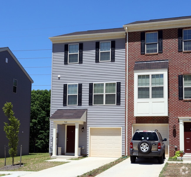 The Pointe at Manorgreen - The Pointe at Manorgreen Townhomes