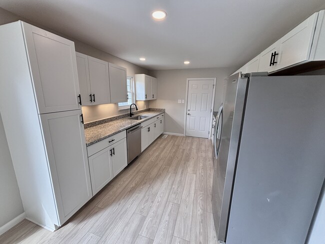 Photo - 120 Willow Dr