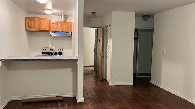 Photo - 525 S Ardmore Ave Condo Unit 148