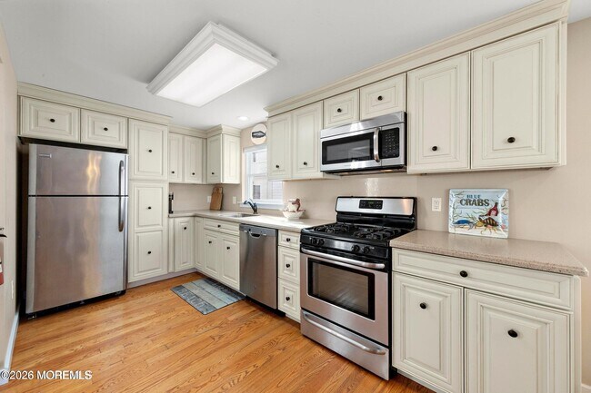 26 W Oceanview Dr