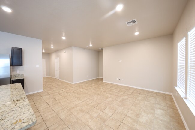 Photo - 6106 Amelia Earhart Blvd