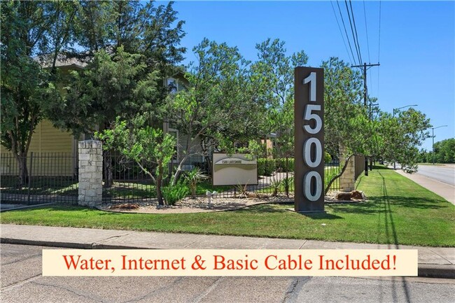 2 Bedroom Condo w/ Water, Internet, and a ... - 2 Bedroom Condo w/ Water, Internet, and a ...