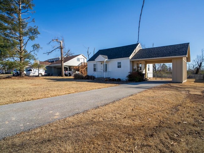 Photo - 1702 W Cypress St