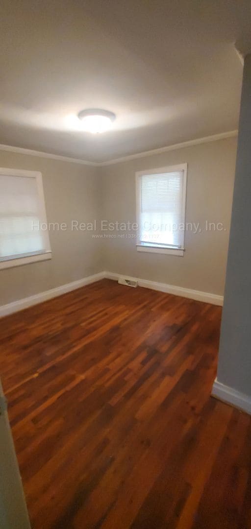 Photo - 2705 Ludwig St